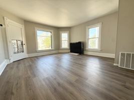 featured image of 221 North Pinckney Street