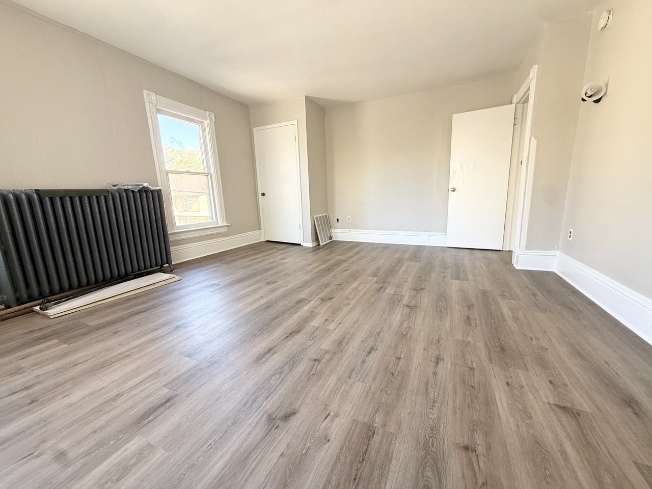 221 N Pinckney St #221UPPER - Photo 2 of 23