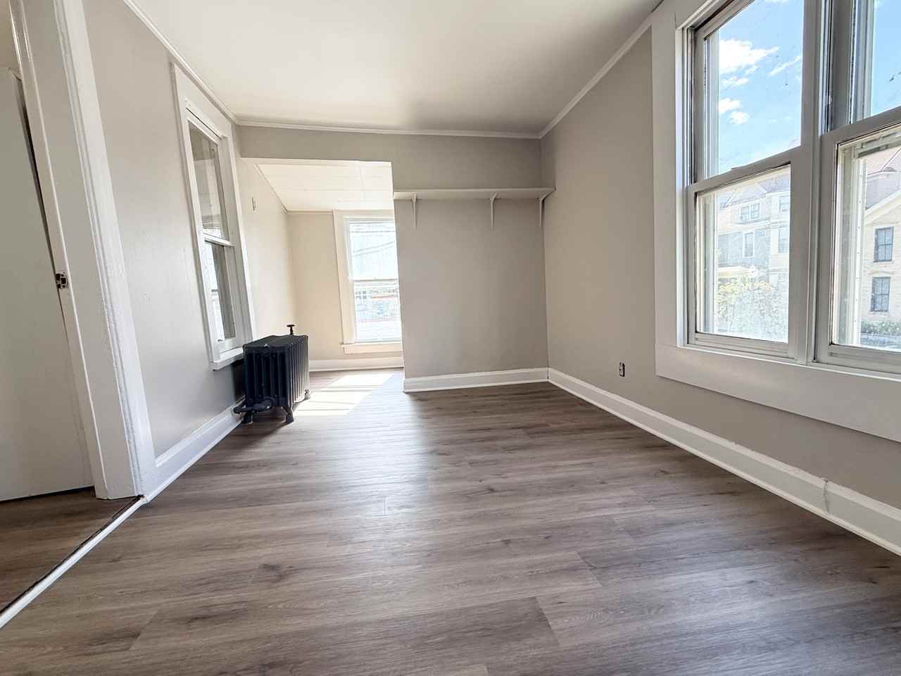 221 N Pinckney St #221UPPER - Photo 3 of 23