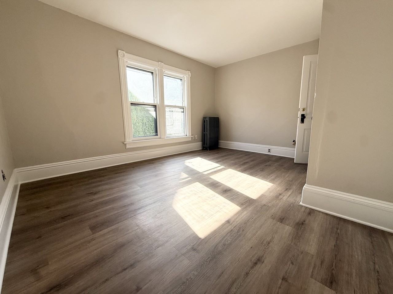 221 N Pinckney St #221UPPER - Photo 5 of 23