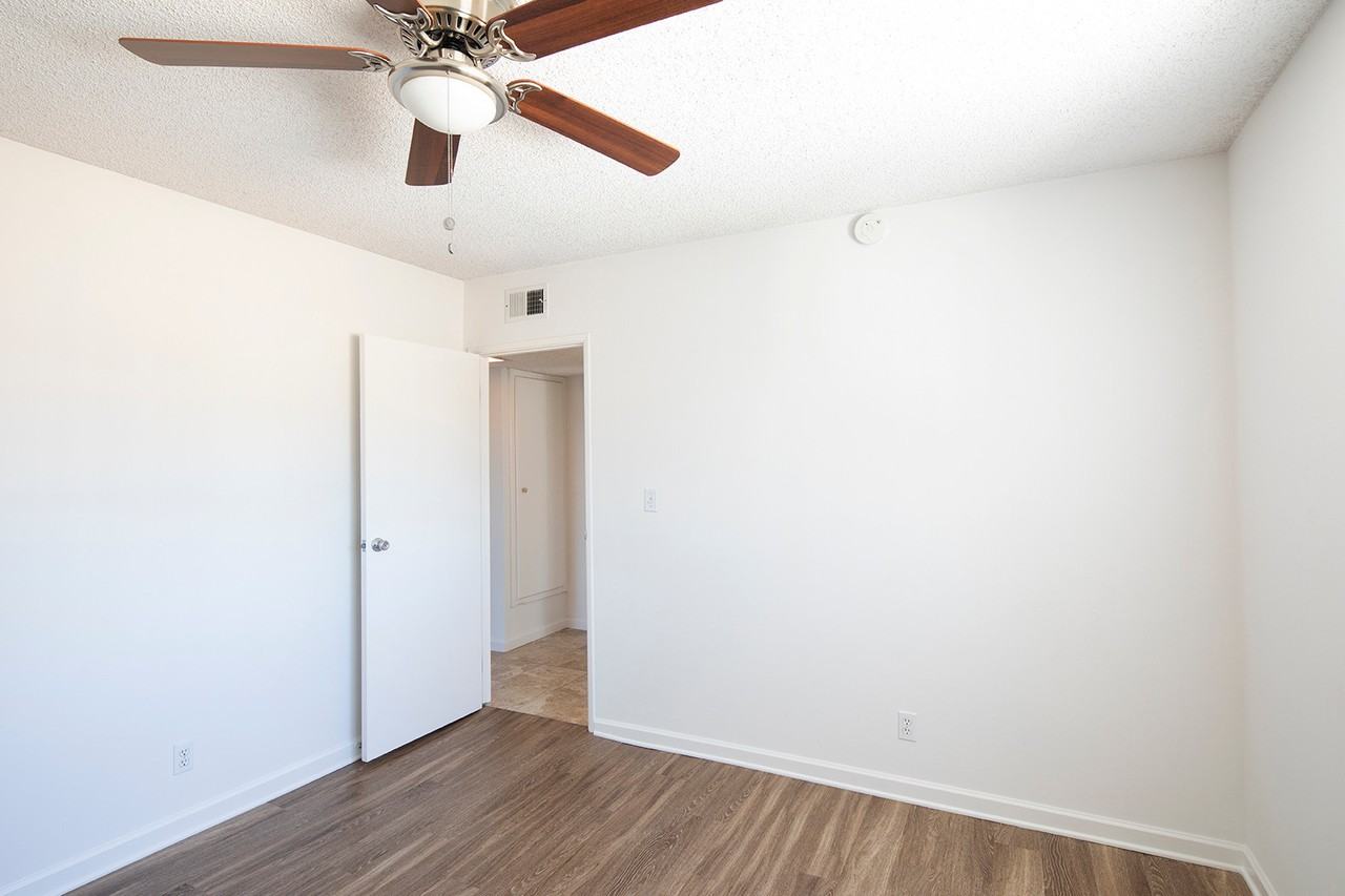 2150 Thomas Ave - Photo 5 of 9