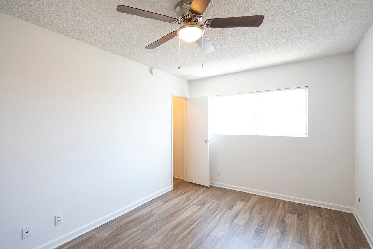 2150 Thomas Ave - Photo 6 of 9