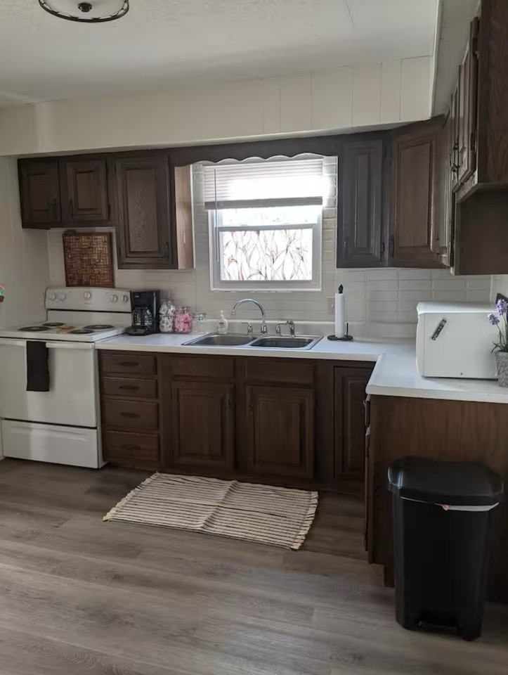 610 6th Ave #610 - Photo 5 of 11