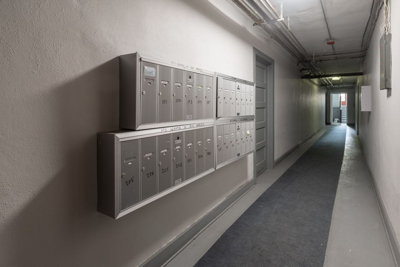 3220 Girard Ave S - Photo 3 of 5