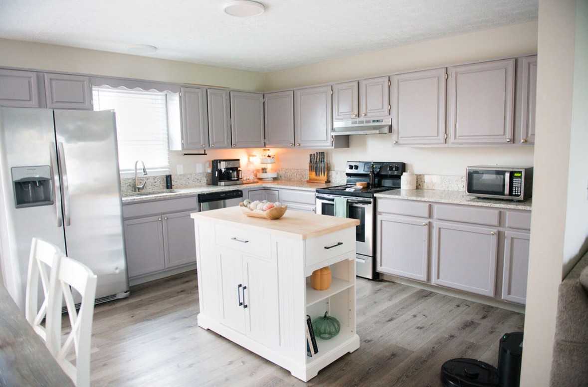 1003 Ravenwood Dr #1 - Photo 4 of 15