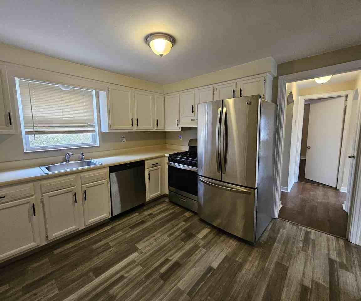 855 Hamil Rd #1 - Photo 3 of 27