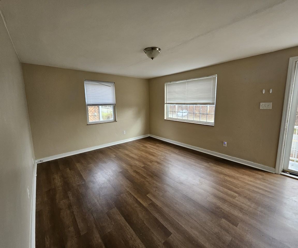855 Hamil Rd #1 - Photo 4 of 27