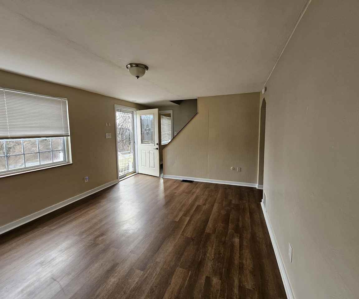 855 Hamil Rd #1 - Photo 5 of 27