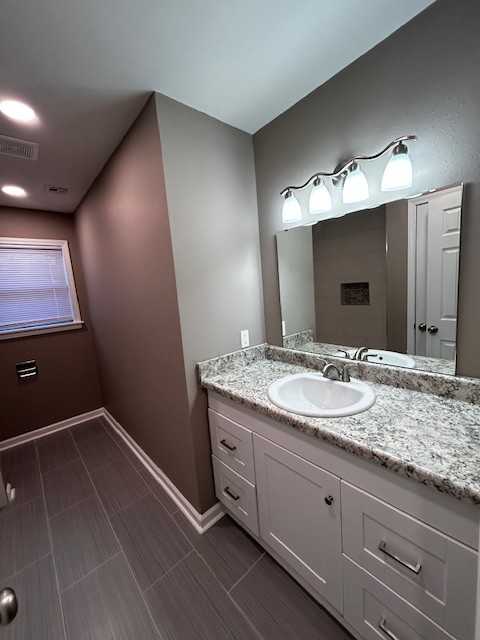 4530 E 49th St #1 - Photo 6 of 9