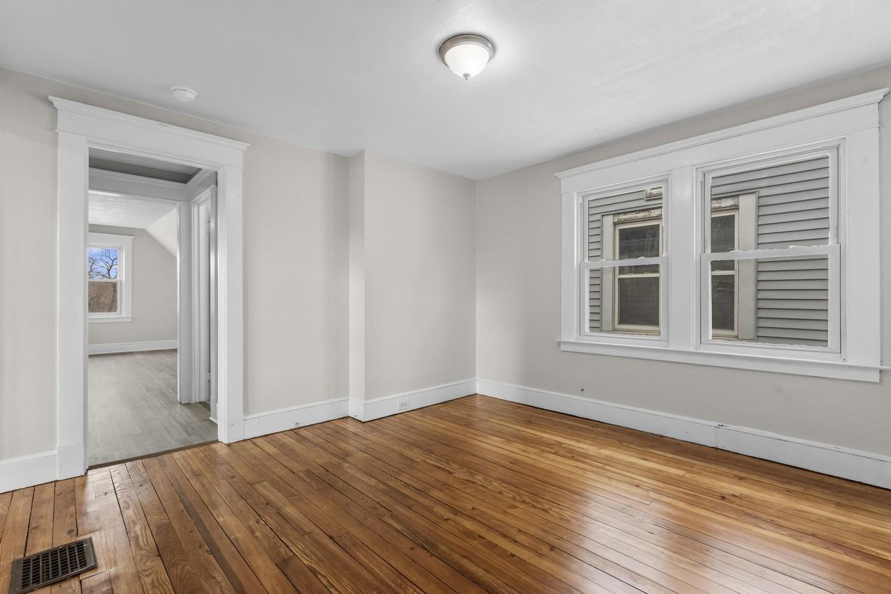 16 Ellsworth Ave 3rd Fl #3 - Photo 2 of 18