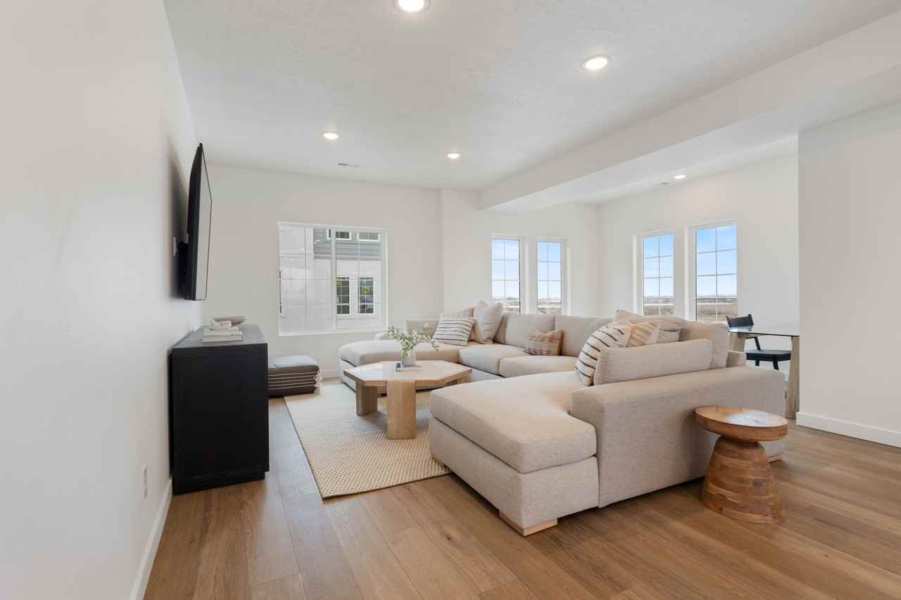 1804 S Sawmill Blvd #501 - Photo 2 of 14