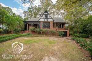 featured image of 2010 Cherokee Drive