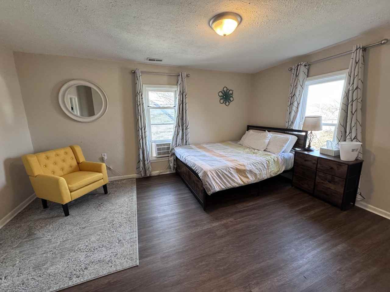 1033 South Washington Street #1 - Photo 5 of 11