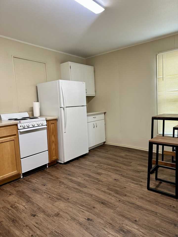 2123 C Ave #3 - Photo 3 of 12