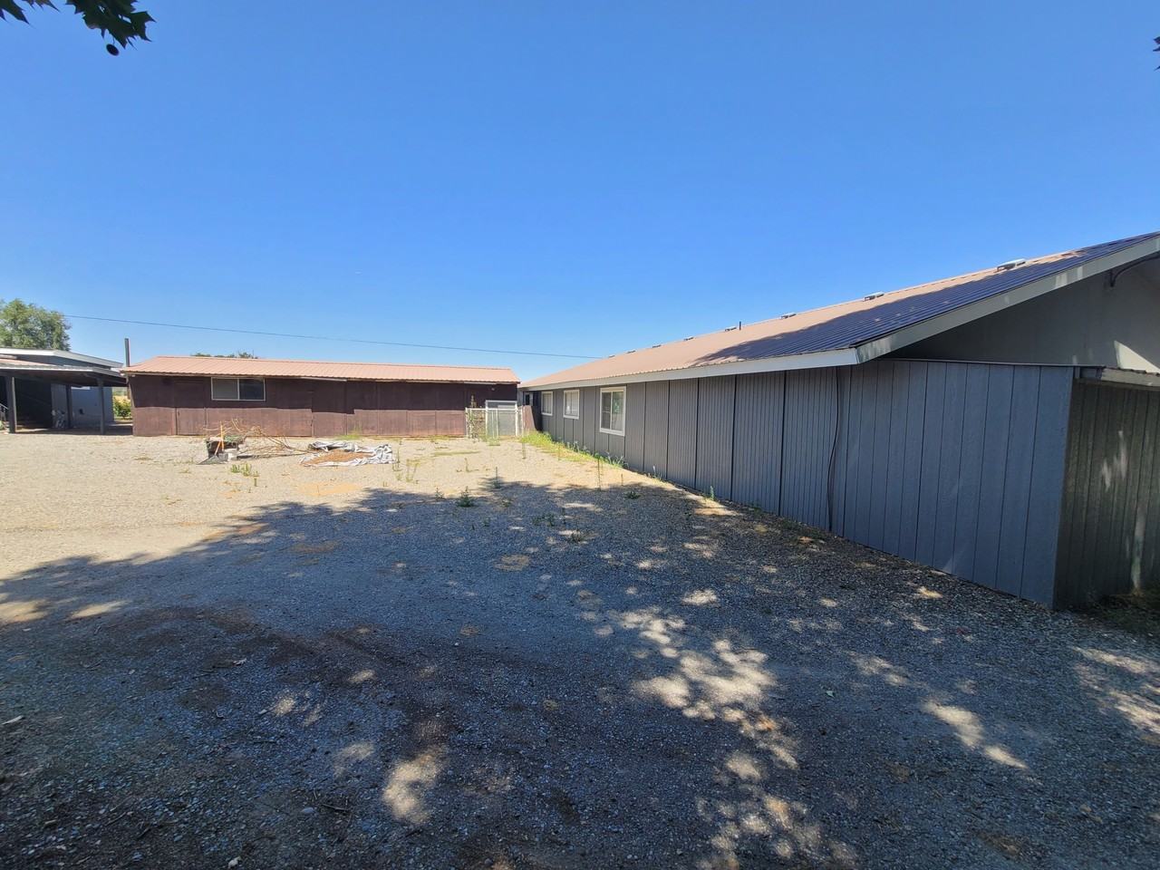 24520 South Oak Street #24520 - Photo 2 of 5