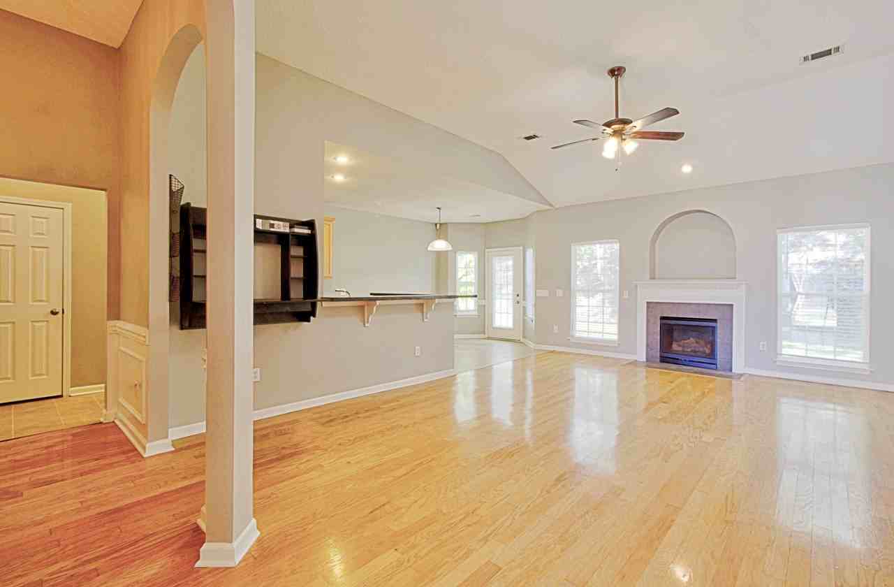 8 Limestone Ln #1 - Photo 2 of 24