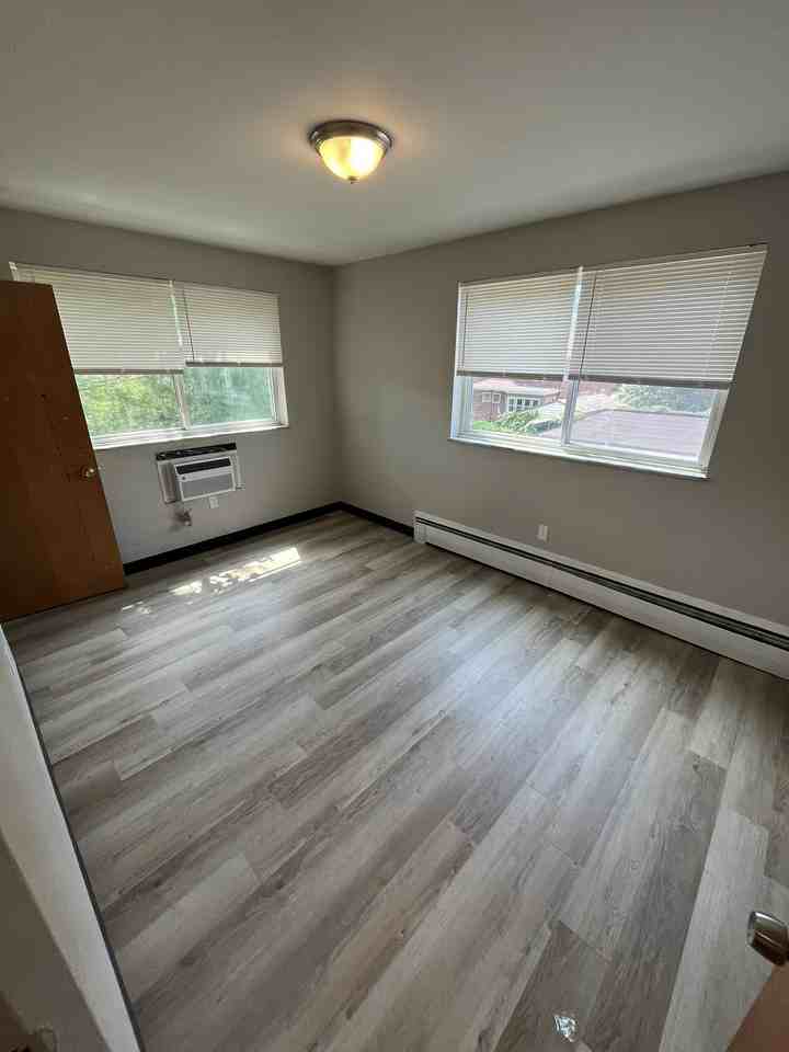 17731 Lake Shore Blvd #5 - Photo 2 of 15