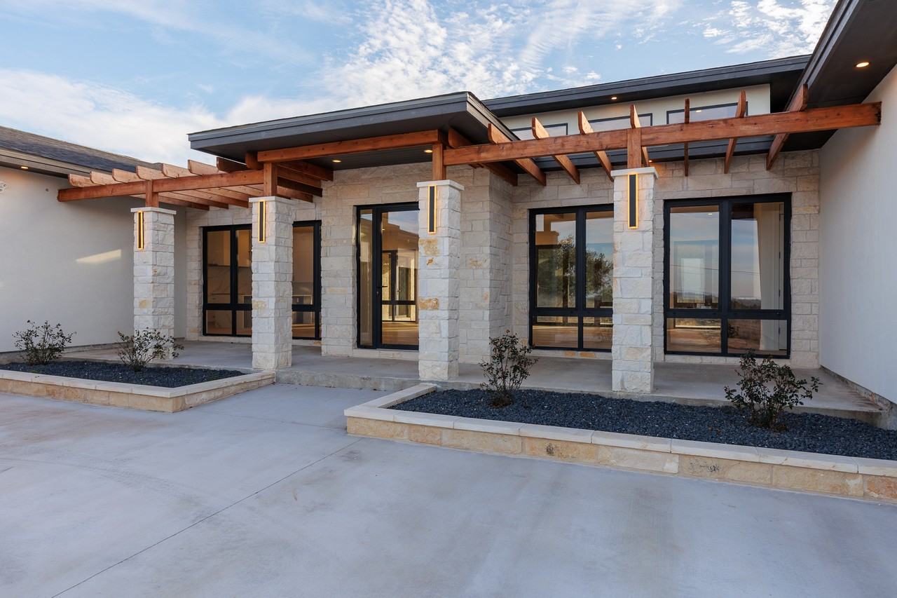 6425 West Ranch Road 962 #1 - Photo 4 of 28