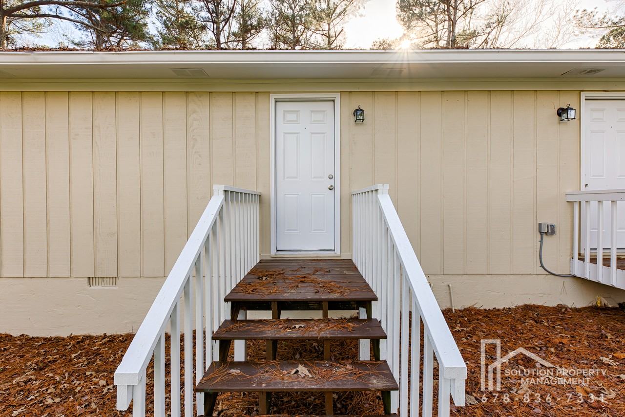 4283 E Paulding Dr #B - Photo 4 of 37