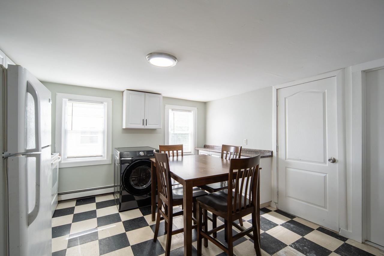 36 Farm St #SF - Photo 2 of 35