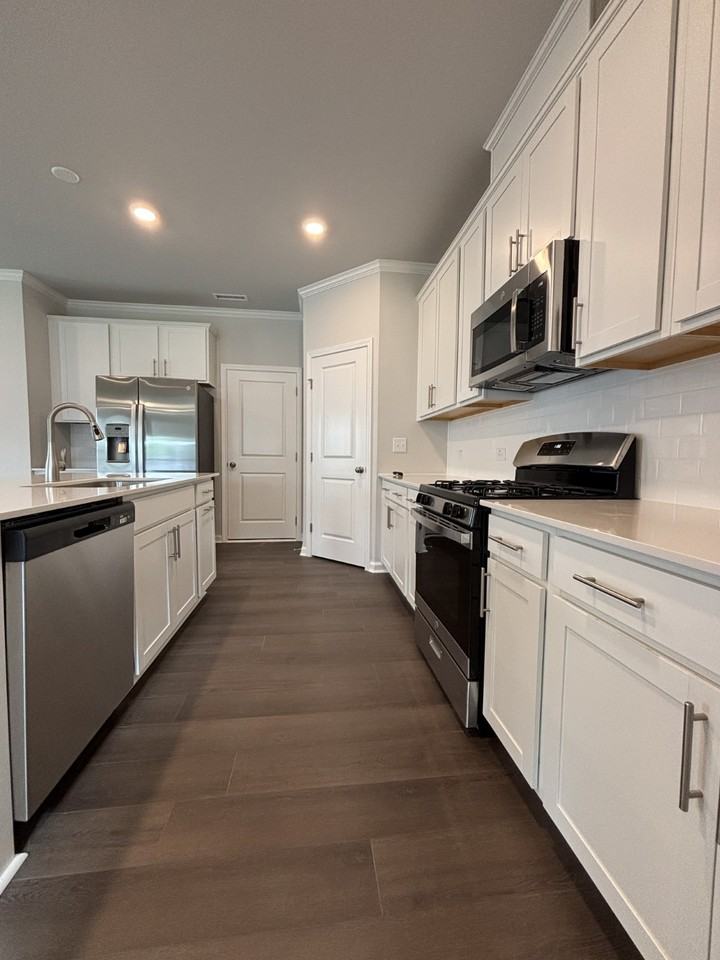 525 Hanover Shore Ln #1 - Photo 2 of 32