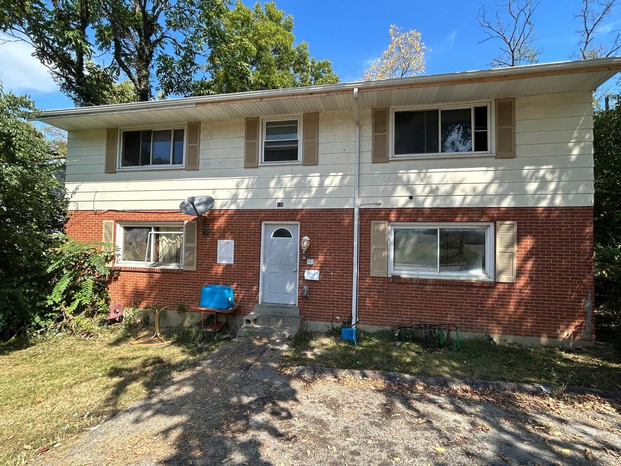 128 128 Clinton Springs Avenue - T - 2 #2 - Photo 2 of 2