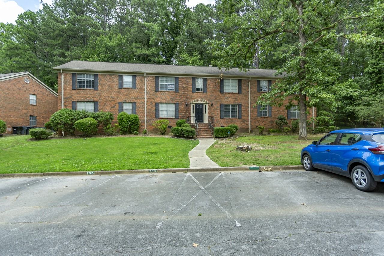 2200 Montreat Circle #1 - Photo 3 of 28