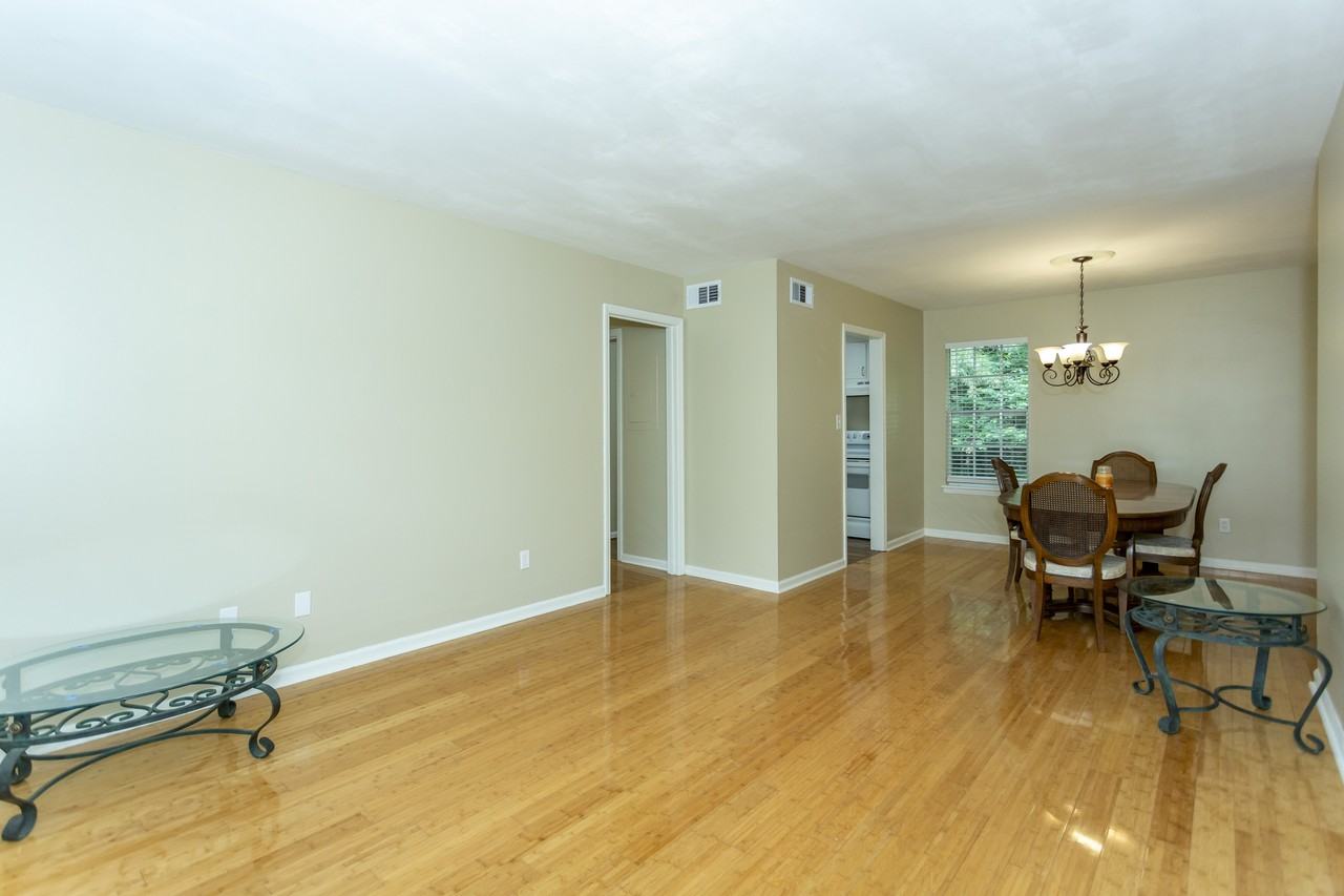 2200 Montreat Circle #1 - Photo 4 of 28