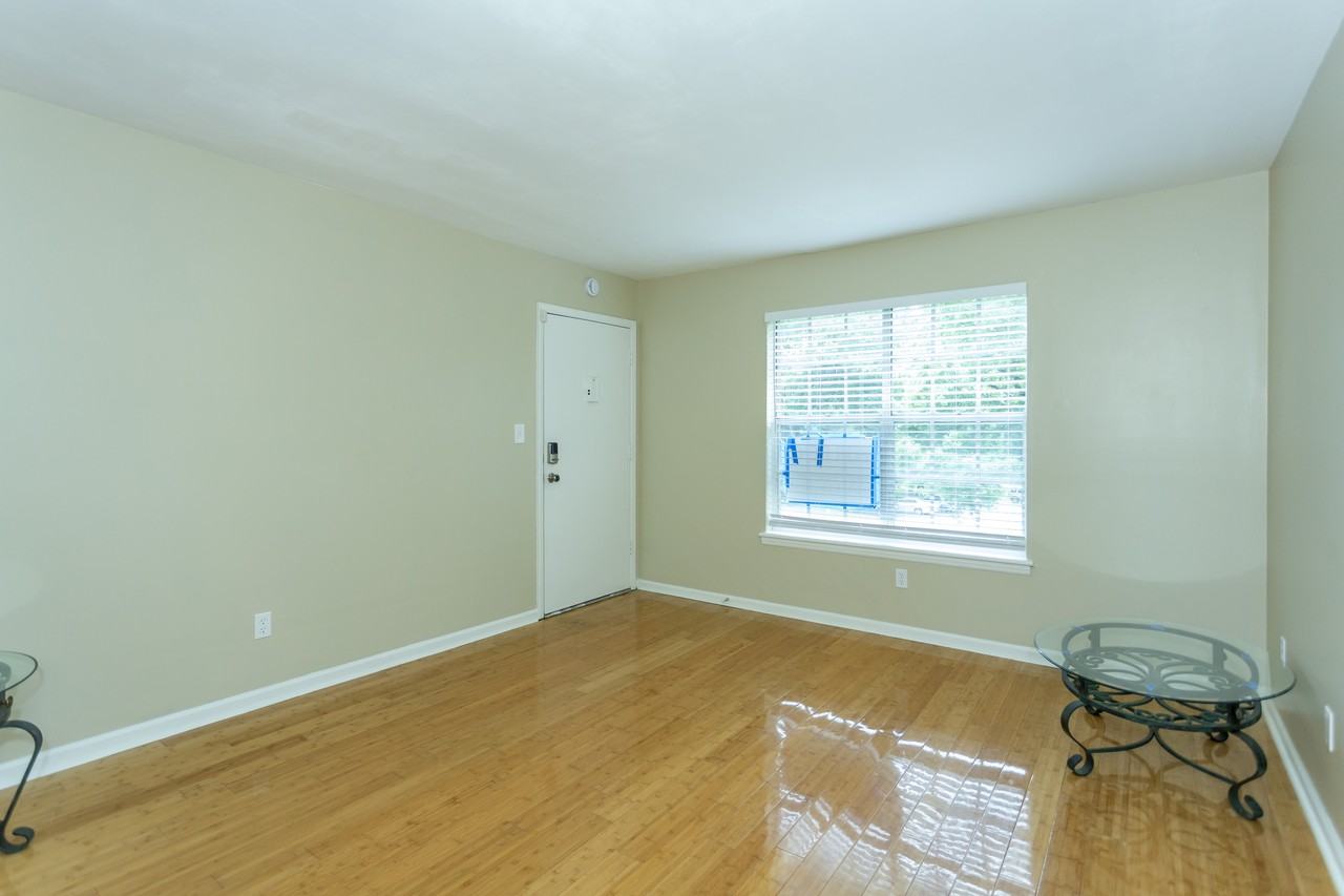 2200 Montreat Circle #1 - Photo 6 of 28