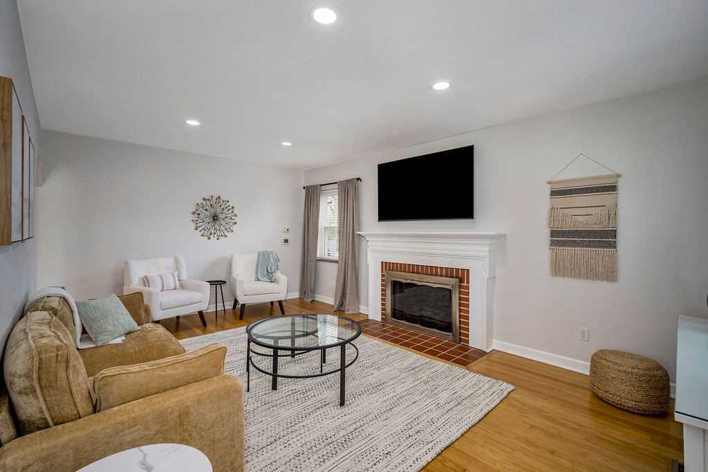 1128 Exter Dr #1 - Photo 6 of 37