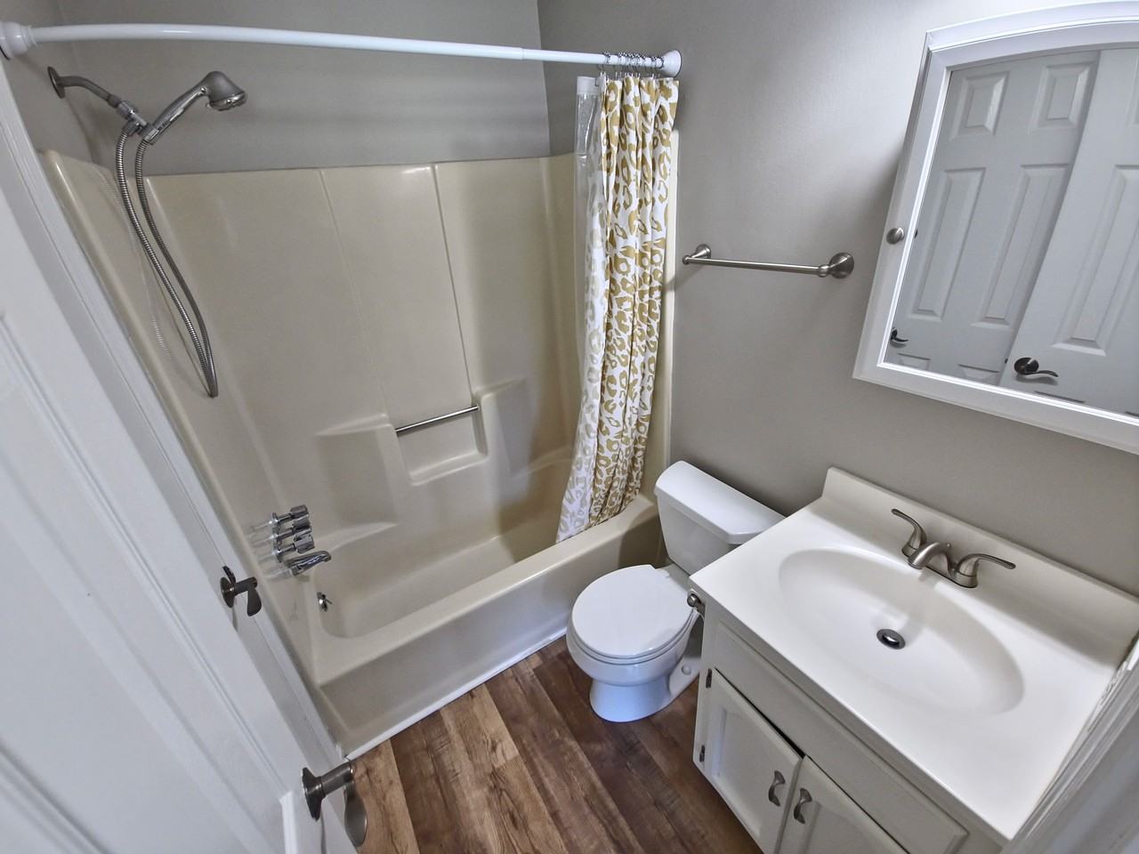 1001 Morningside Dr #B - Photo 5 of 9