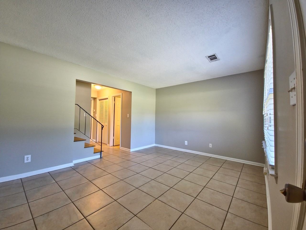 1001 Morningside Dr #B - Photo 7 of 9