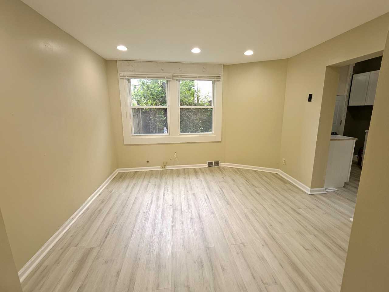 535 E Warrington Ave #1 - Photo 4 of 32