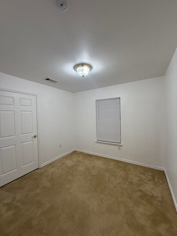 902 Saint Mary's Street #1 - Photo 4 of 13