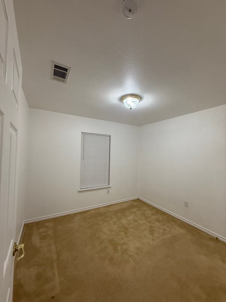 902 Saint Mary's Street #1 - Photo 5 of 13