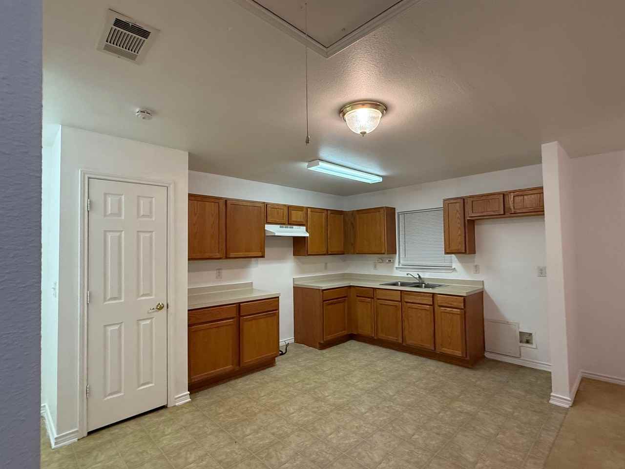902 St Marys St #1 - Photo 5 of 9