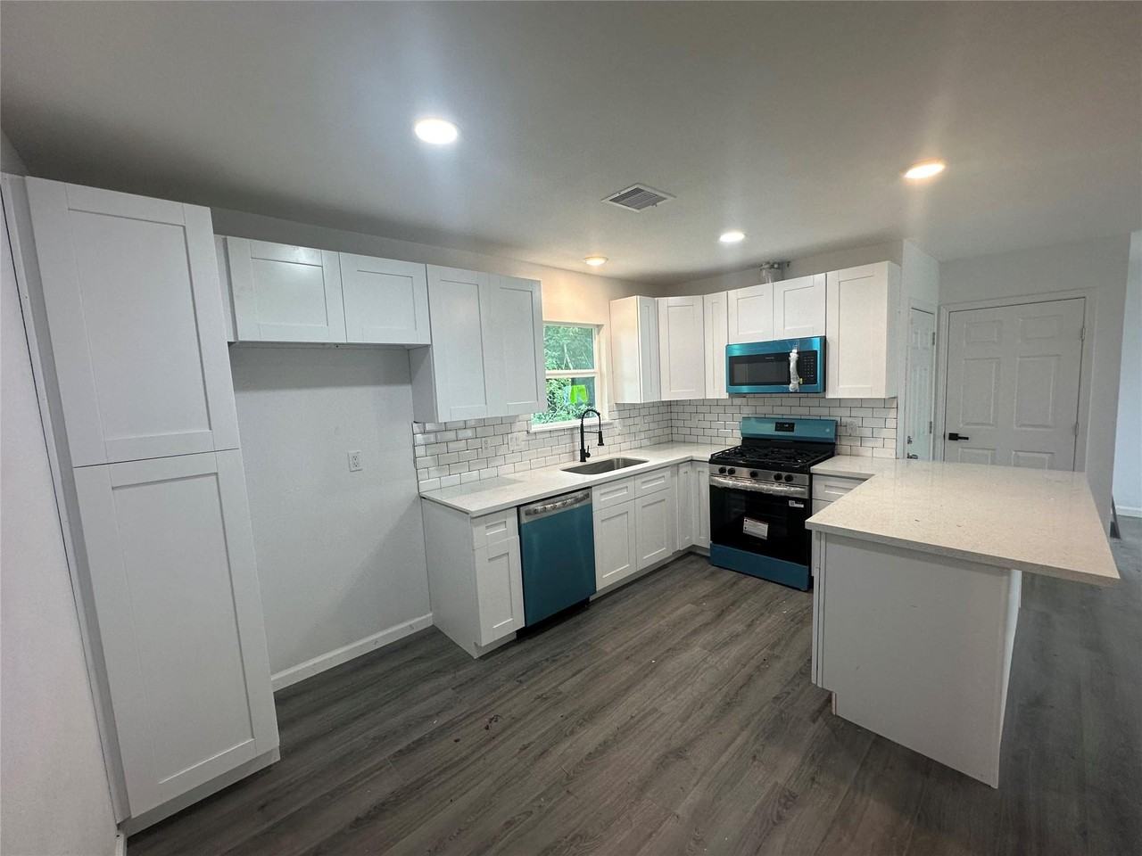 5962 Belcrest Street #1 - Photo 4 of 12