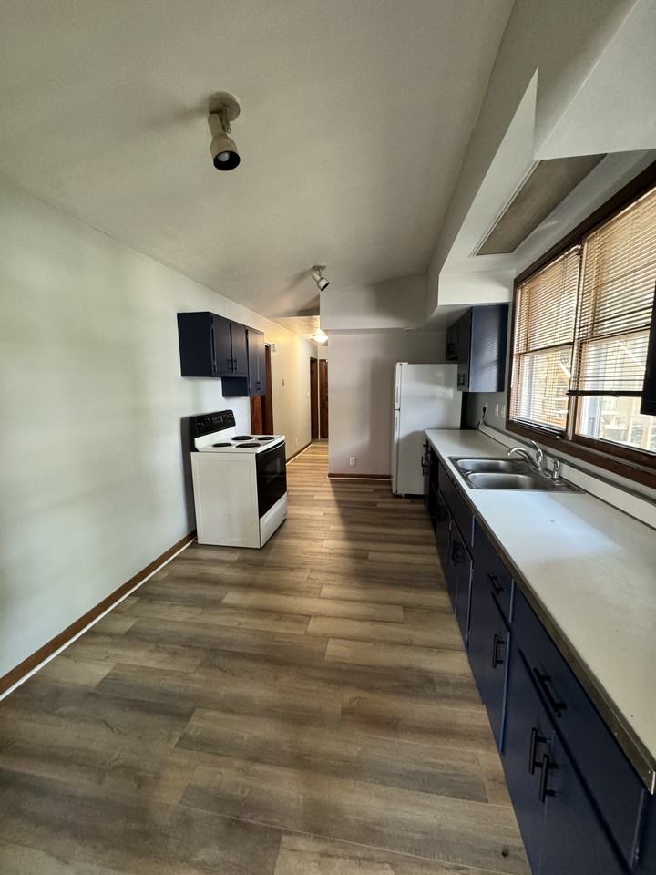 113 Sycamore Street #DOWN - Photo 4 of 7