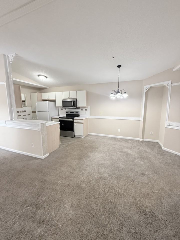 8558 Hopkins Cir - Photo 5 of 40