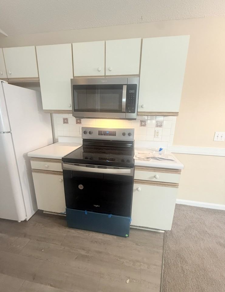 8558 Hopkins Cir - Photo 6 of 40