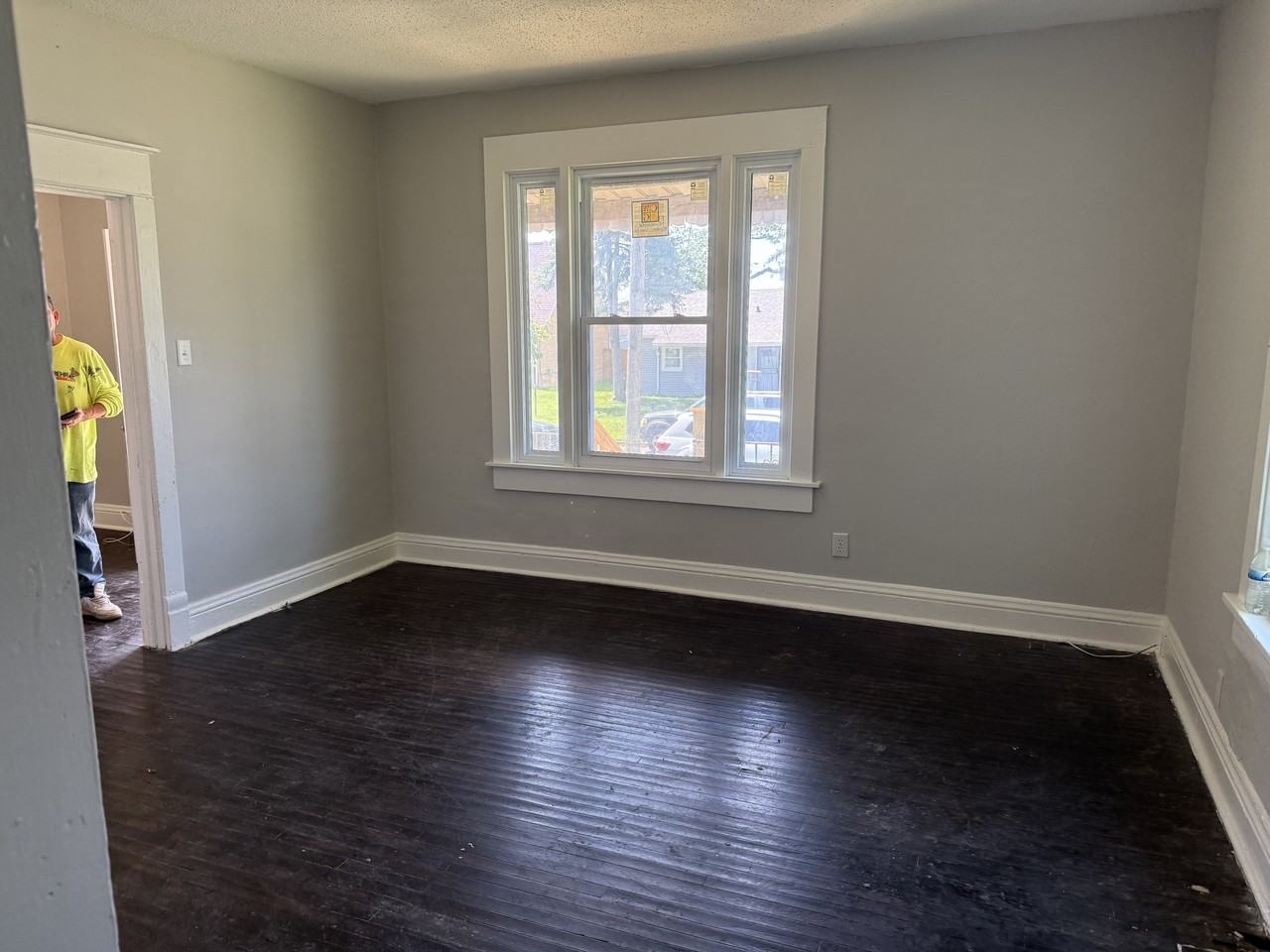 715 W Brons Ave #1 - Photo 2 of 9