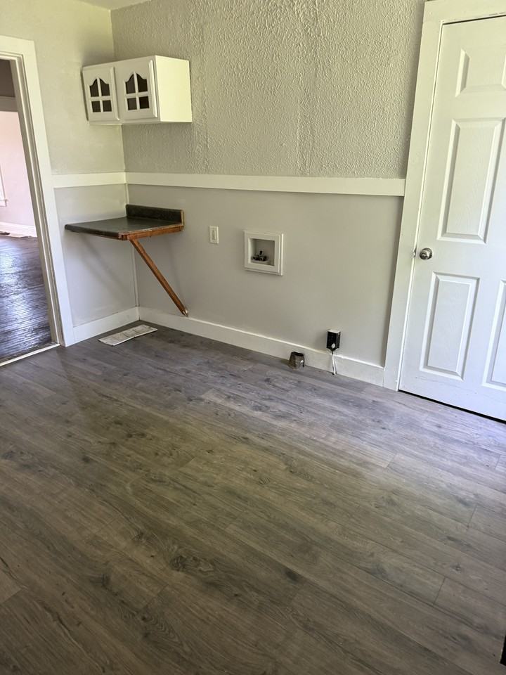 715 W Brons Ave #1 - Photo 5 of 9