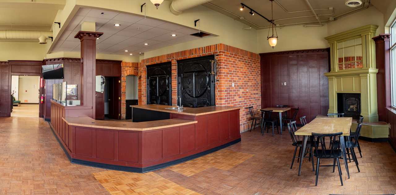 404 2nd St - Photo 3 of 8