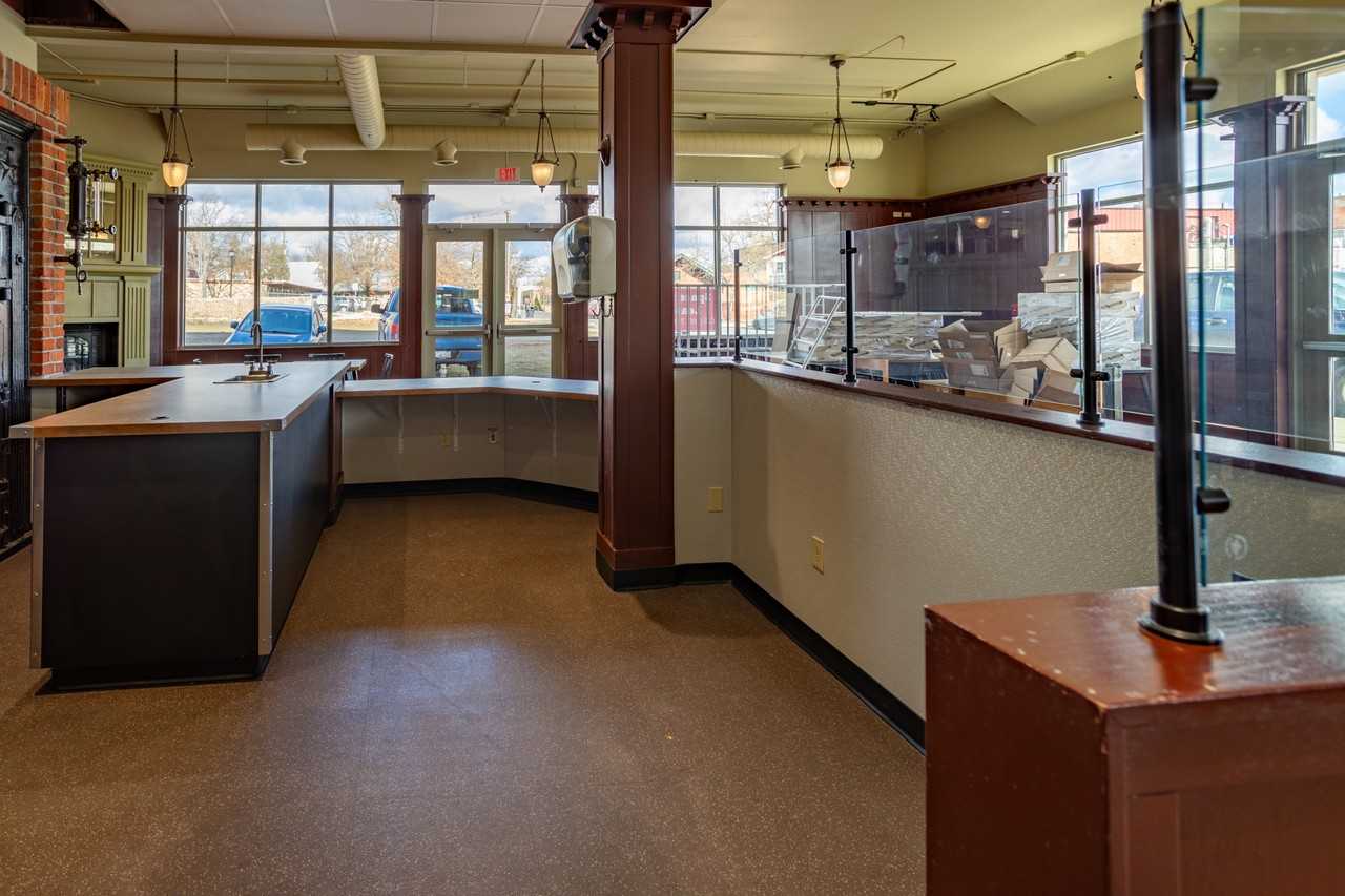 404 2nd St - Photo 5 of 8