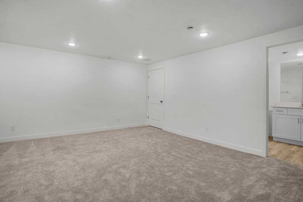 2005 S 920 E #225 - Photo 7 of 30