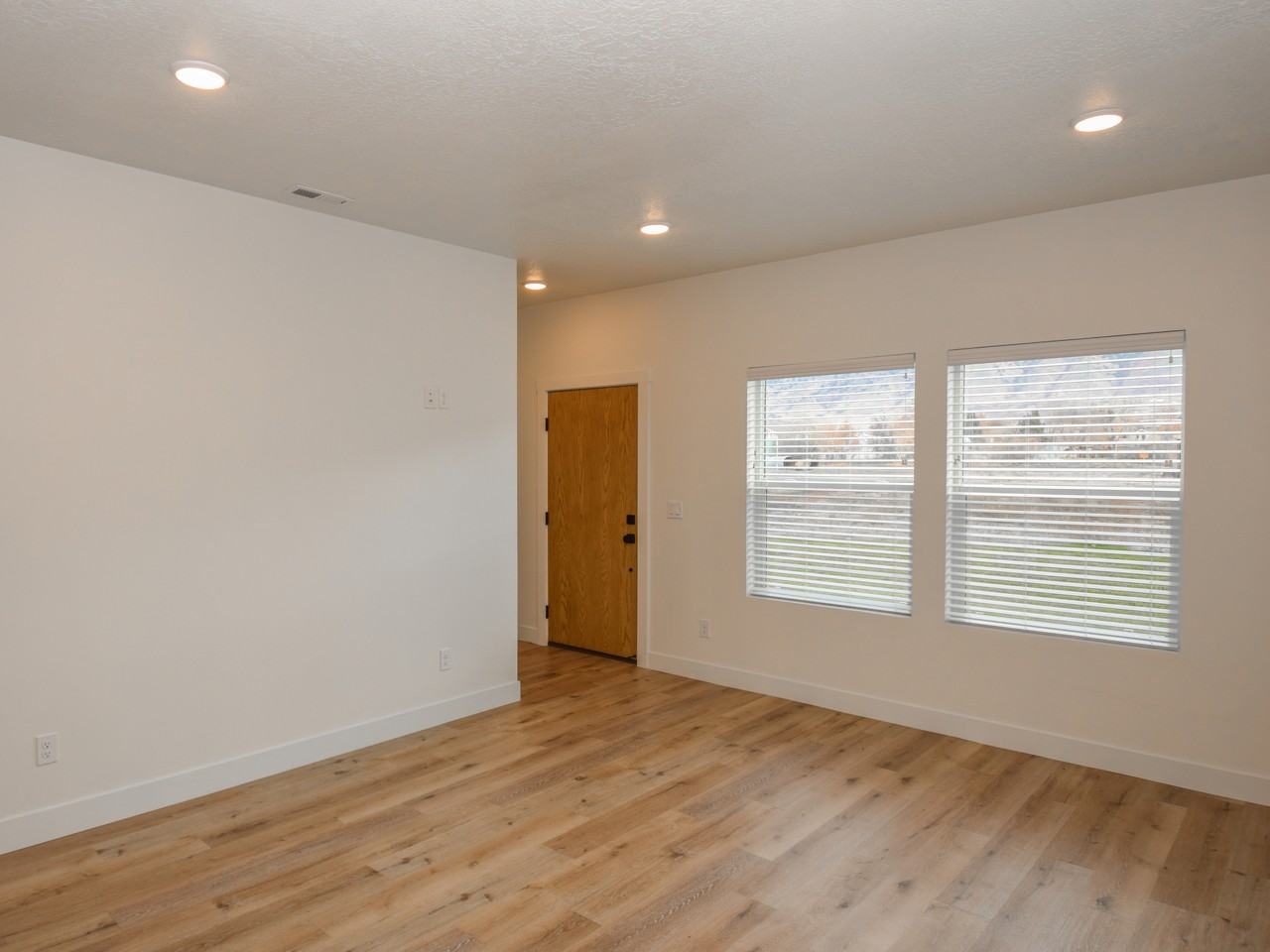 220 N Spring Creek Pkwy #21 - Photo 2 of 15