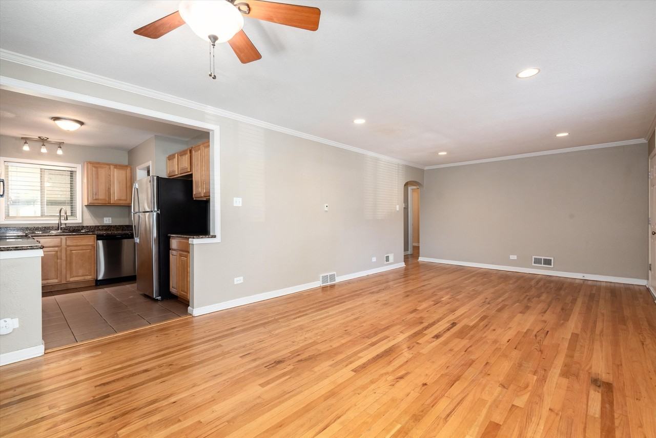 3011 Dexter St - Photo 7 of 34