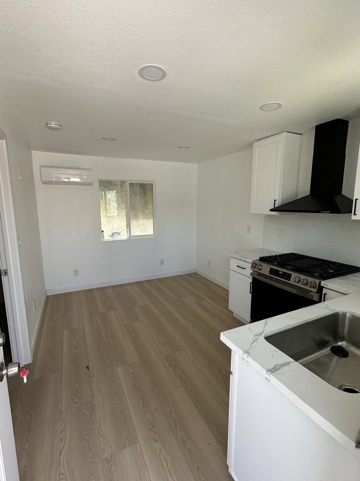 13052 13052 Cypress StreetUnit C #13052C - Photo 4 of 11