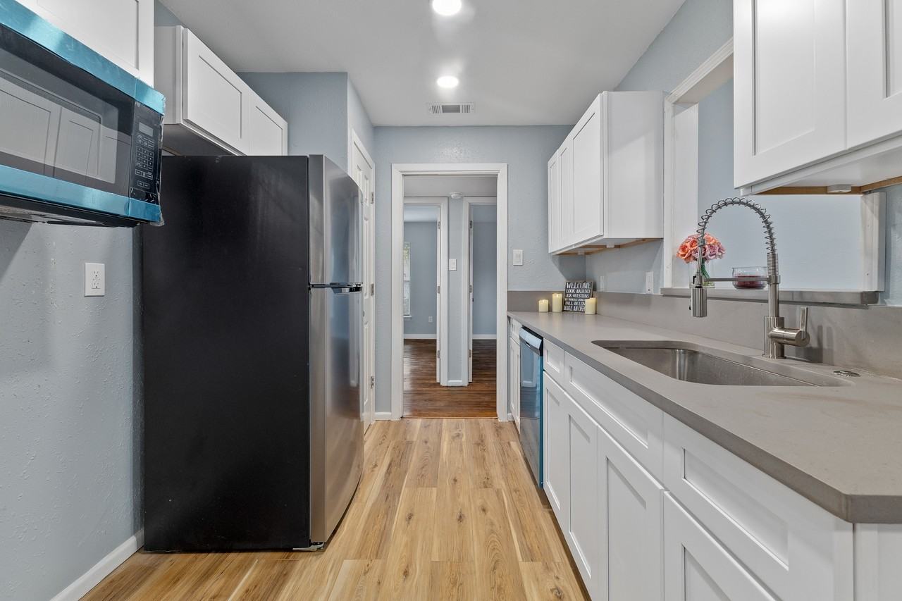 534 Cicero Avenue #1 - Photo 6 of 15