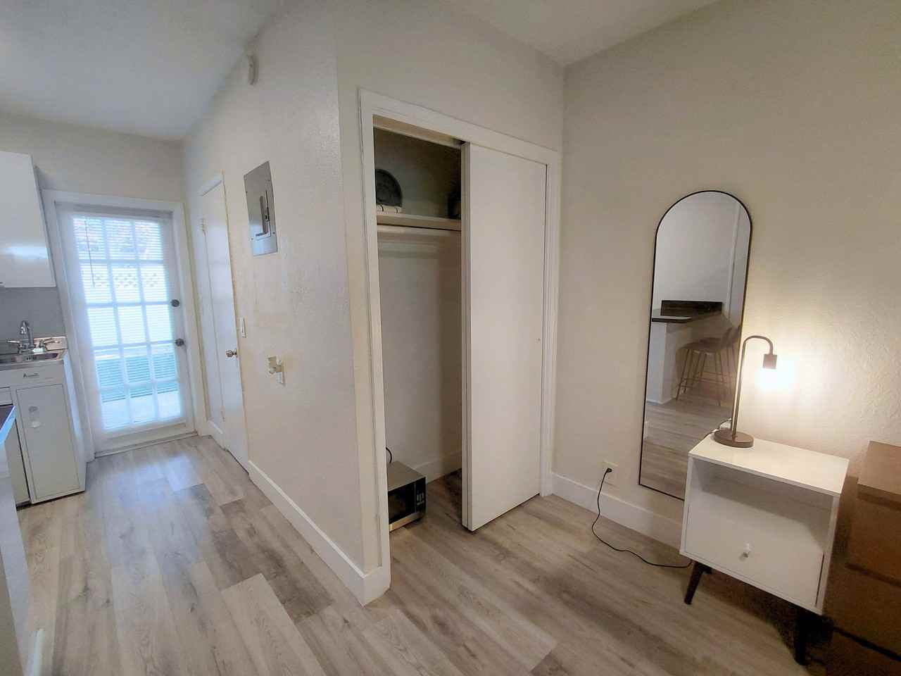 421 Sunset Dr #2 - Photo 4 of 19